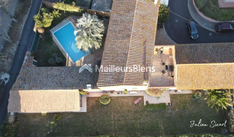 Propriété - 270 m² - 7 pièces