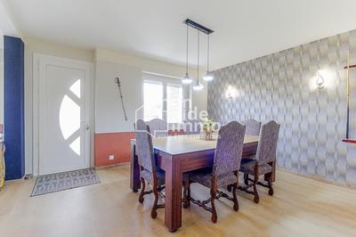 Maison - 98 m² - 4 pièces