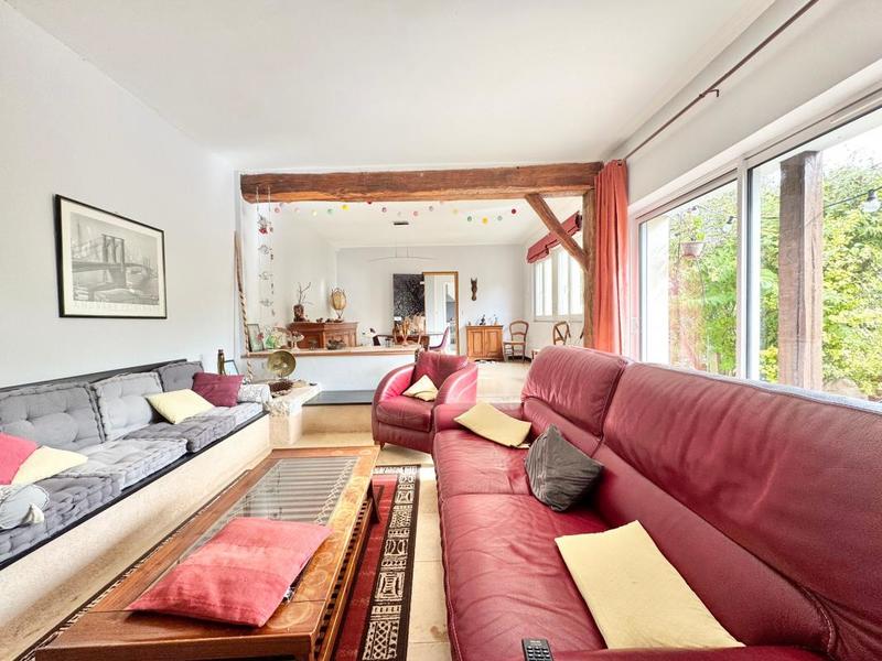 Maison - 240 m² - 5 pièces