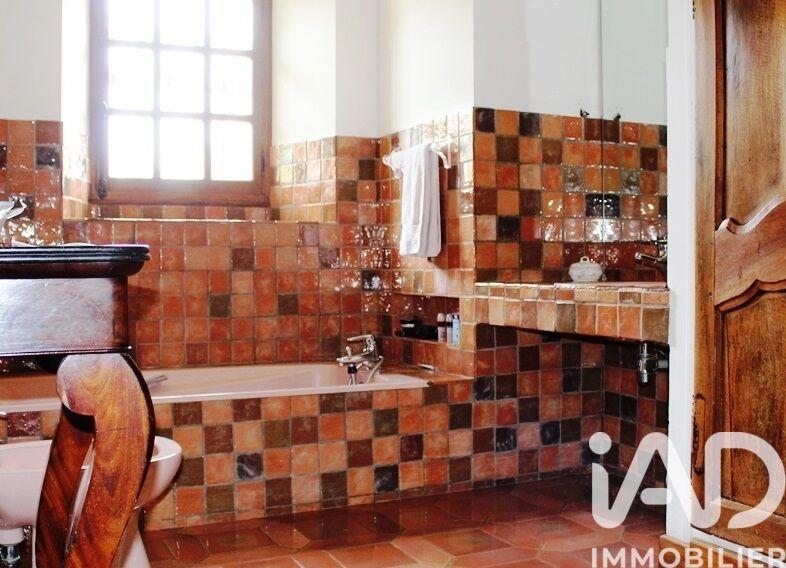 Maison - 260 m² - 10 pièces