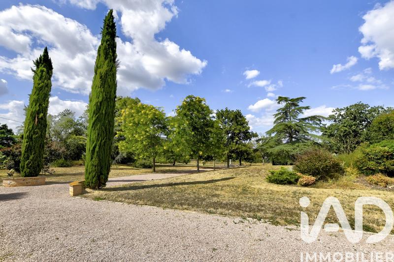 Maison - 435 m² - 11 pièces