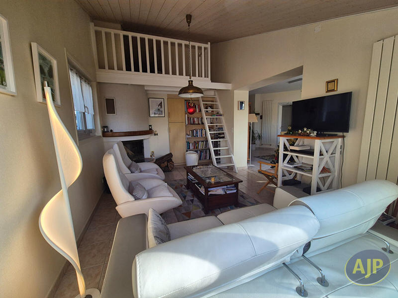 Maison - 138 m² - 6 pièces