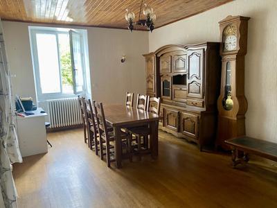 Maison - 123 m² - 10 pièces