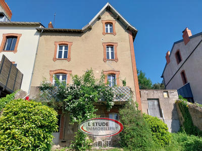 Maison - 151 m² - 7 pièces