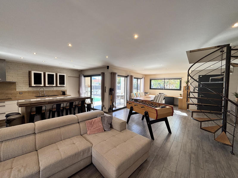 Maison - 147 m² - 6 pièces