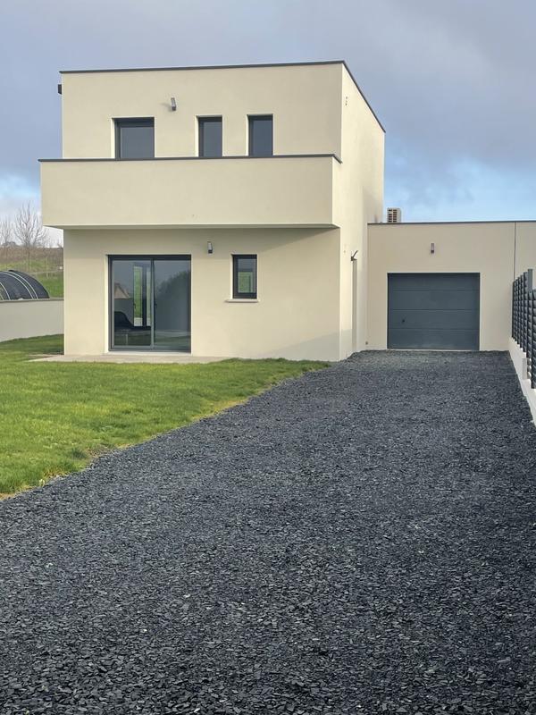 Villa - 90 m² - 5 pièces