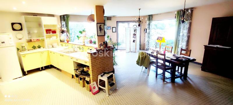 Demeure - 234 m² - 8 pièces