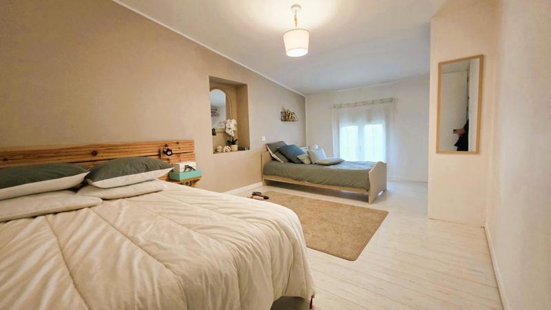 Maison - 240 m² - 8 pièces