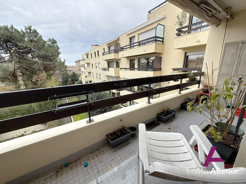 Appartement - 104 m² - 4 pièces