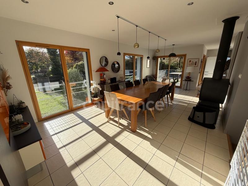 Maison - 176 m² - 7 pièces