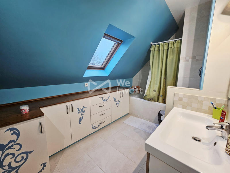 Maison traditionnelle - 131 m² - 7 pièces