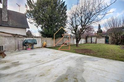 Maison - 104 m² - 5 pièces