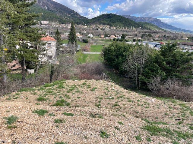 Terrain constructible - 1 006 m²