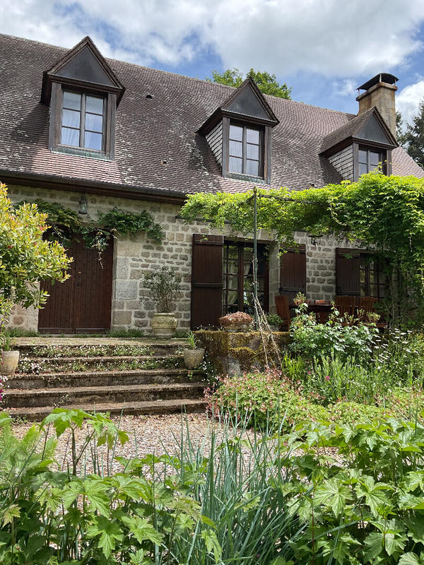 Maison - 205 m² - 7 pièces