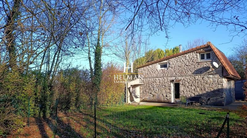 Maison - 230 m² - 8 pièces