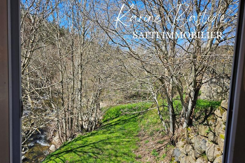 Maison - 245 m² - 8 pièces