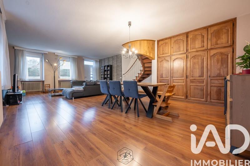 Maison de ville - 201 m² - 7 pièces