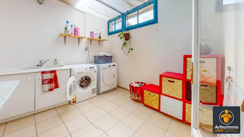 Maison traditionnelle - 180 m² - 7 pièces