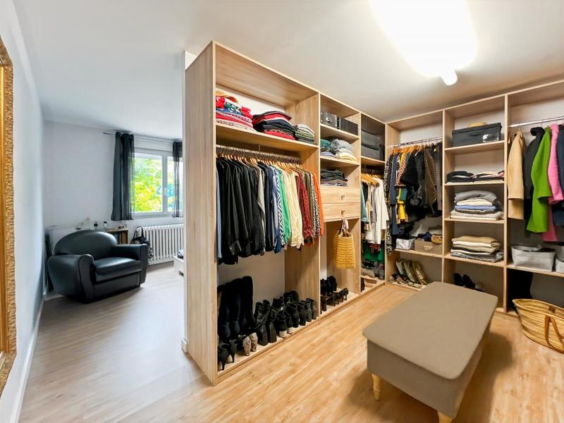 Maison - 205 m² - 7 pièces