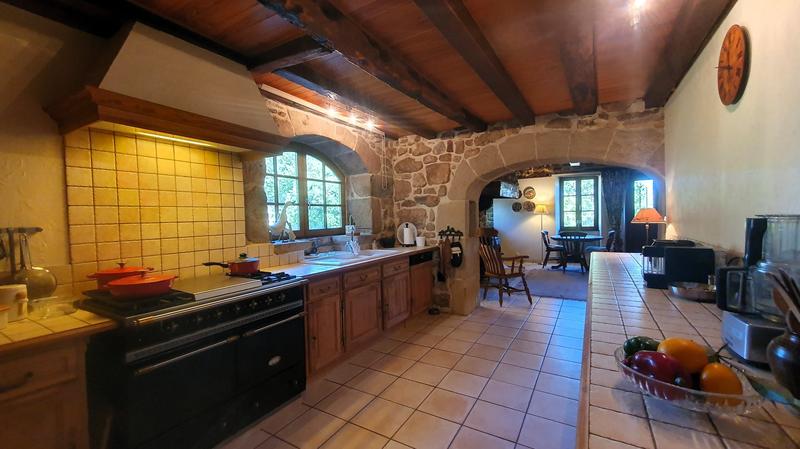 Corps de ferme - 184 m² - 6 pièces