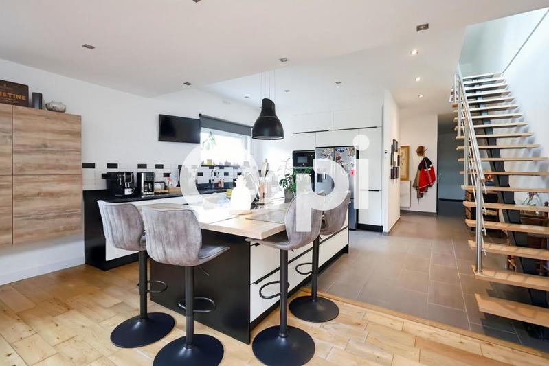 Maison - 203 m² - 5 pièces