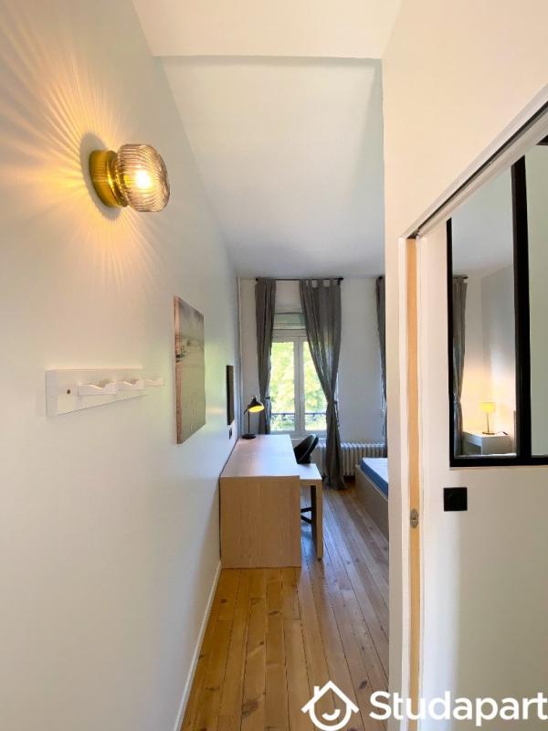 Chambre - 300 m² - 1 pièce