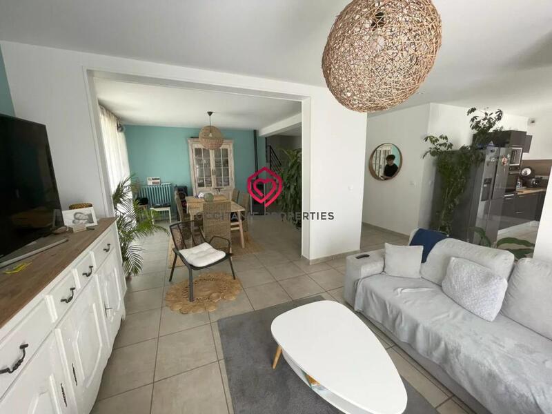 Maison - 163 m² - 8 pièces