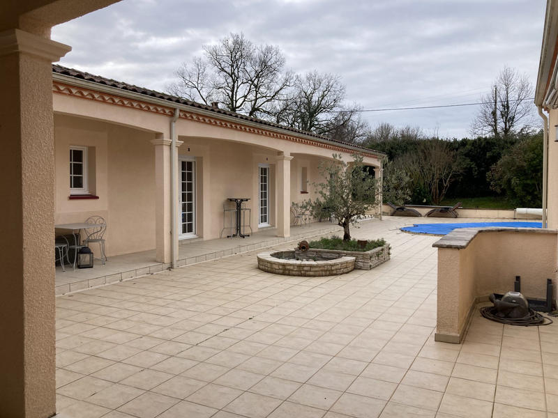 Maison - 185 m² - 9 pièces