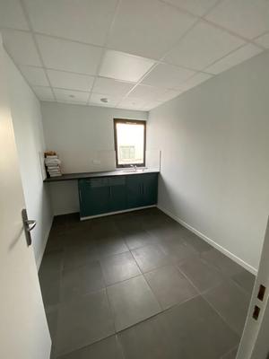 Local commercial - 1 219 m²