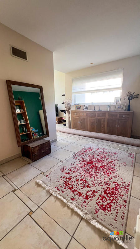 Maison - 250 m² - 7 pièces