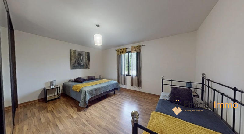 Maison - 316 m² - 8 pièces