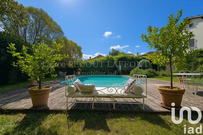 Maison - 205 m² - 7 pièces