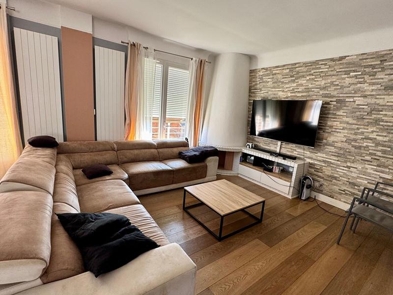 Maison - 90 m² - 5 pièces