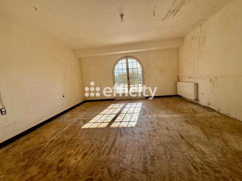 Demeure - 342 m² - 8 pièces