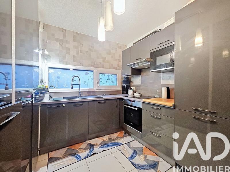 Maison - 90 m² - 6 pièces