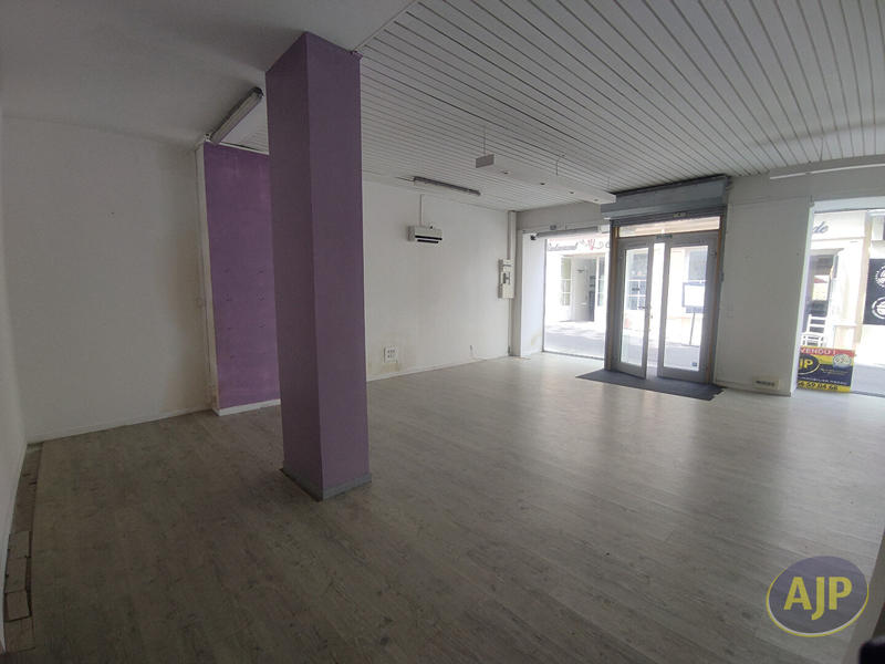 Local commercial - 110 m²