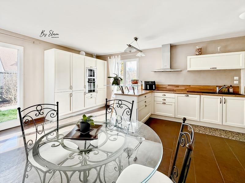 Maison - 191 m² - 8 pièces