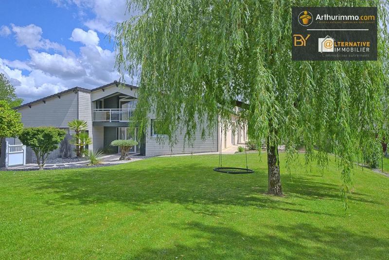 Maison - 260 m² - 9 pièces