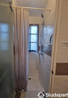 Chambre - 11 m² - 1 pièce