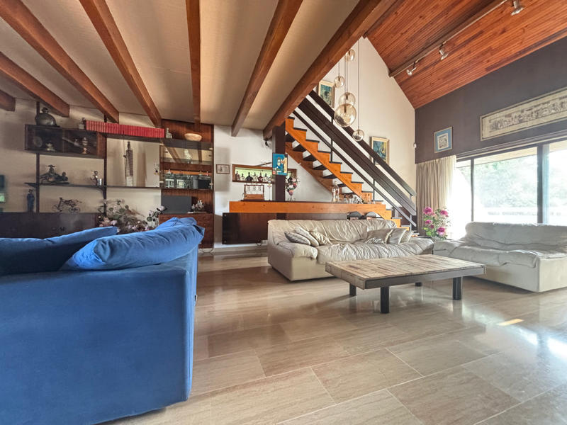 Maison - 201 m² - 7 pièces