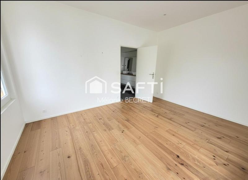 Maison - 270 m² - 9 pièces