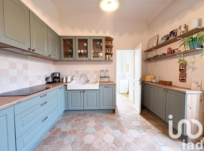 Maison - 215 m² - 7 pièces