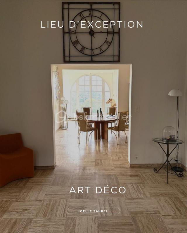 Propriété - 415 m² - 7 pièces