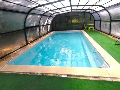 Propriété - 480 m² - 18 pièces