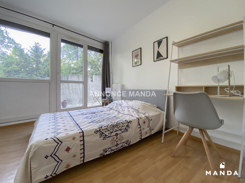 Chambre - 10 m² - 5 pièces