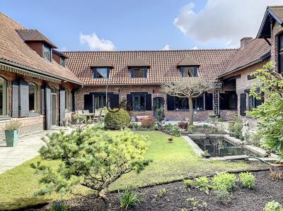 Maison - 432 m² - 20 pièces