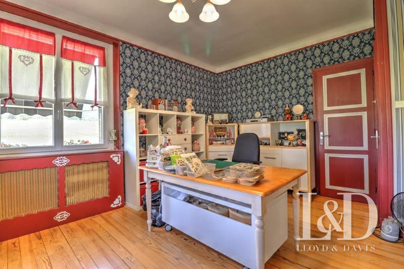 Maison - 212 m² - 8 pièces