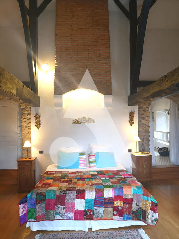 Maison - 260 m² - 7 pièces