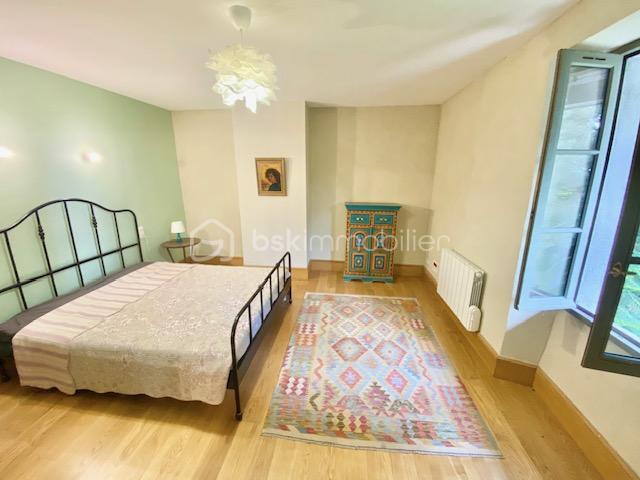 Demeure - 641 m² - 17 pièces