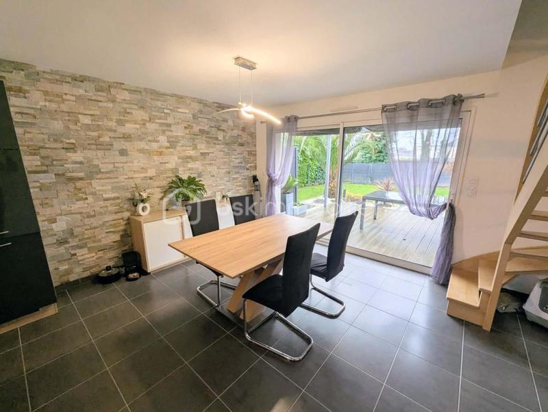 Maison - 94 m² - 4 pièces